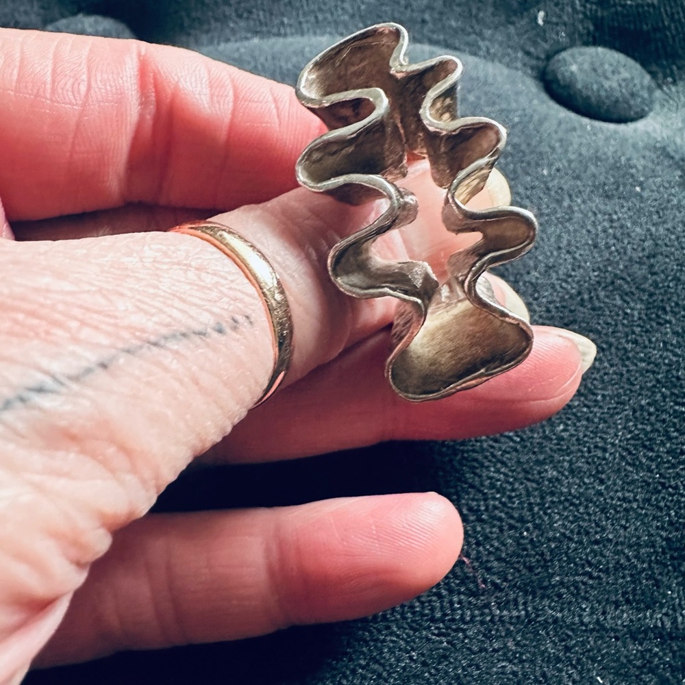 Unique Silver Statement Ring - Picture 2 of 5